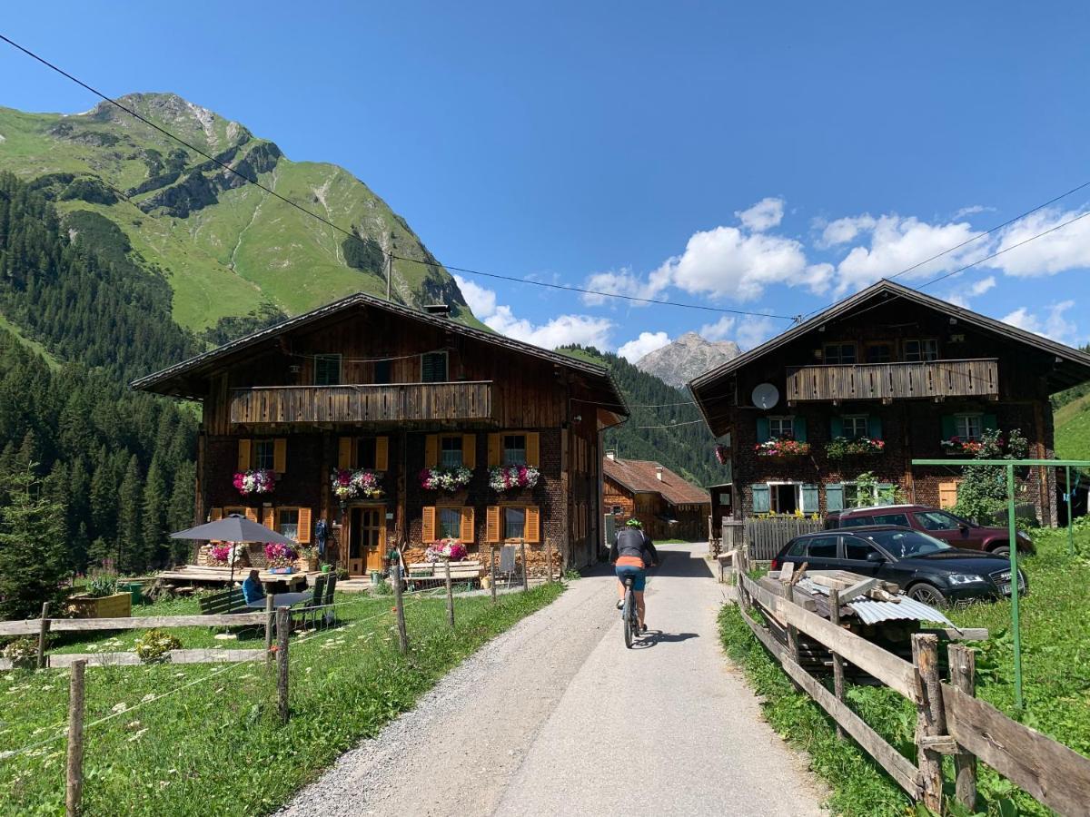 Bed and Breakfast Haus Walch Elbigenalp Exterior foto