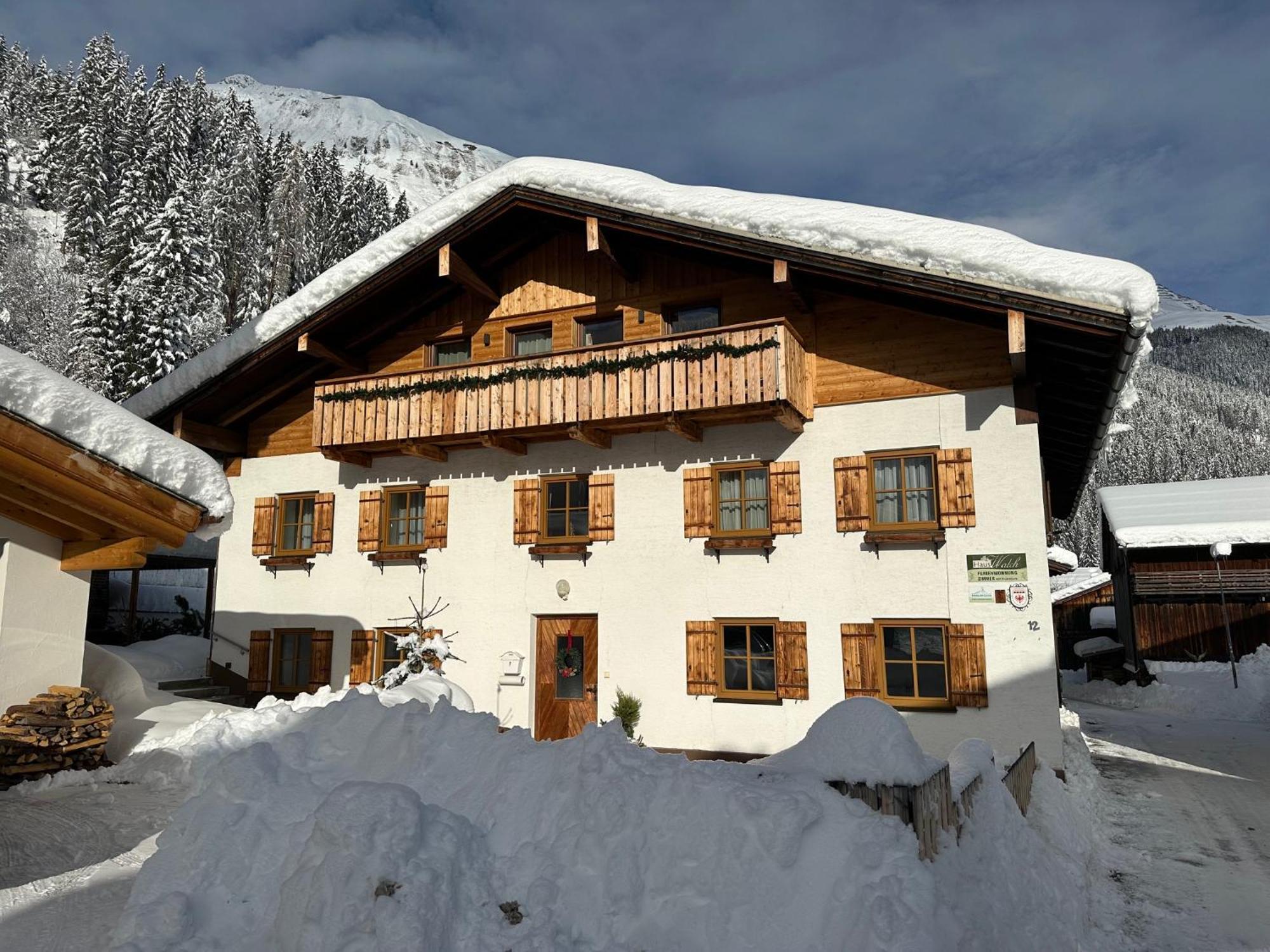 Bed and Breakfast Haus Walch Elbigenalp Exterior foto