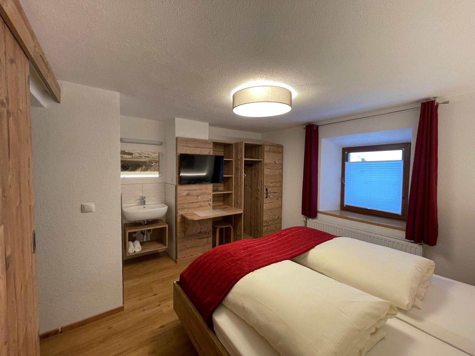 Bed and Breakfast Haus Walch Elbigenalp Exterior foto